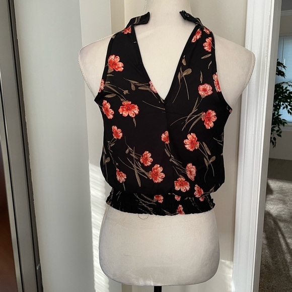 Sienna Sky Floral Crop Halter Top Size XS - Picture 2 of 6